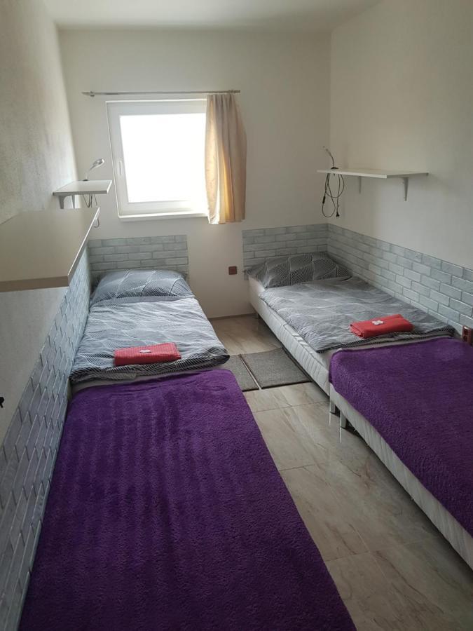 Apartman Anna S Vinnym Sklepem Pouzdrany Экстерьер фото